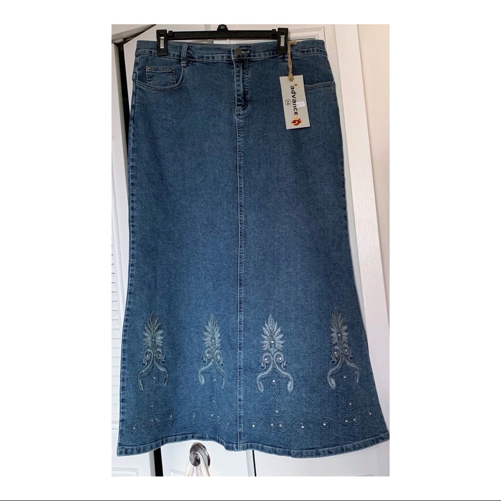 Cute and stylish denim skirt with embroidery